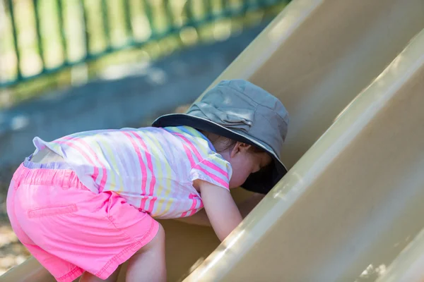 Toddler playing outdoor — Stock Photo, Image