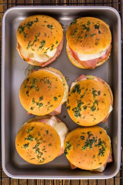 Jambon ve peynir kaydırıcıları