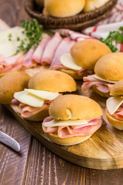 Schinken und Käse Schieberegler — Stockfoto