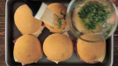 Jambon ve peynir kaydırıcıları