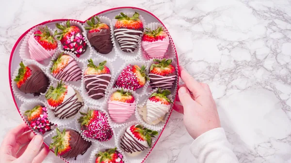 Flach Lag Schritt Für Schritt Verschiedene Schokolade Eingetauchte Erdbeeren Einer — Stockfoto