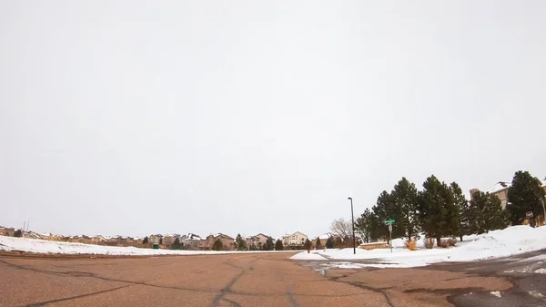 Dirigir Através Típico Bairro Suburbano Americano Uma Manhã Fria Inverno — Fotografia de Stock