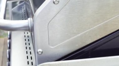 Açık hava gaz ızgarasını kapat.