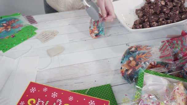Krok Kroku Opakowanie Domowej Roboty Krówki Ciasteczek Pudełka Świątecznego — Wideo stockowe