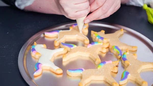 Pas Pas Décorer Les Biscuits Sucre Licorne Avec Glaçage Royal — Photo