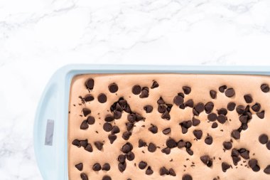 Ev yapımı çikolatalı dondurma, tavada..