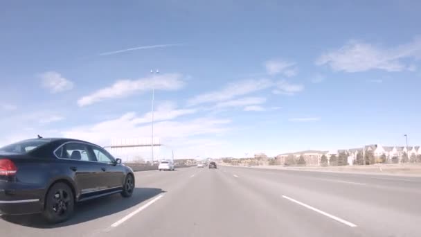 コロラド州デンバー2020年1月13日 アメリカ南東部の舗装道路を走行 — ストック動画