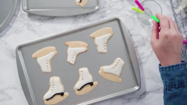 Biscuits Sucre Forme Patins Glace Avec Glaçage Royal — Video