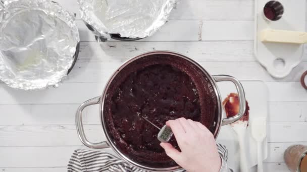 Mezclar Ingredientes Olla Cocción Para Hacer Dulce Chocolate Simple — Vídeo de stock