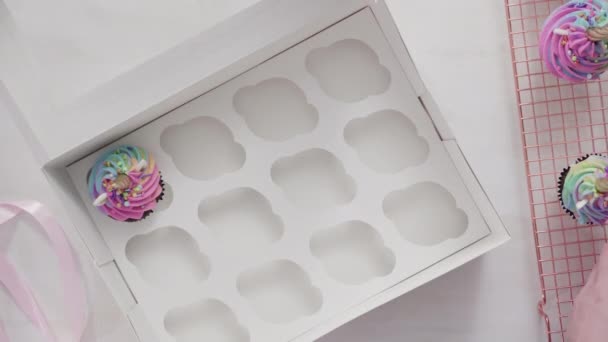 Cupcakes Unicórnio Decorados Com Cobertura Creme Manteiga Colorido Polvilhas — Vídeo de Stock