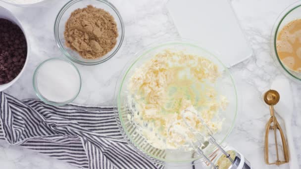 Mehl Mit Anderen Zutaten Vermischen Einen Kuchen Backen — Stockvideo