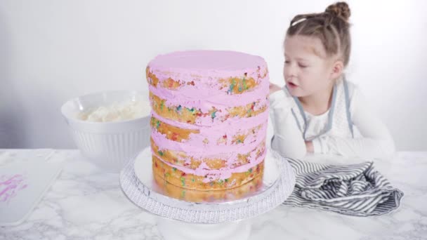 Frosting Funfetti Cake Layers Pink Buttercream Frosting — Stock Video