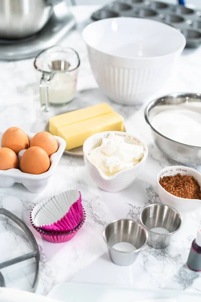 Ingredients Bake Red Velvet Cupcakes — Stock Photo, Image