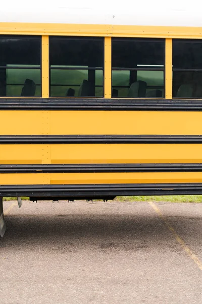 Detailní Záběry Žlutého Školního Autobusu Výlet — Stock fotografie