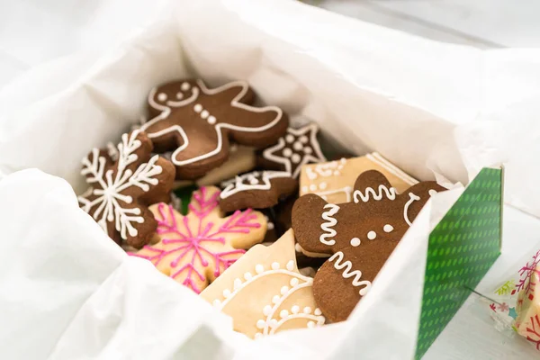Pakowanie Domowej Roboty Piernika Cukru Christmas Ciasteczka Prezenty — Zdjęcie stockowe