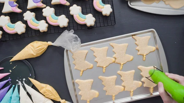 Passo Passo Deitado Decorar Biscoitos Açúcar Unicórnio Com Cereja Real — Fotografia de Stock