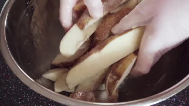 Step Step Preparing Russet Potatoes Wedges Olive Oil Spices Bake — Stock Video