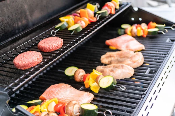 Grilling Atlantic Salmon Chicken Breast Vegetable Skewers Vegetarian Burgers Outdoor — Stock Photo, Image