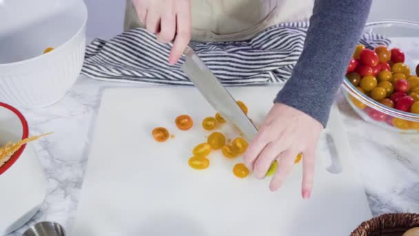 Zutaten Für Vegetarische Pasta Emailliertem Holländischen Gusseisen Ofen — Stockvideo