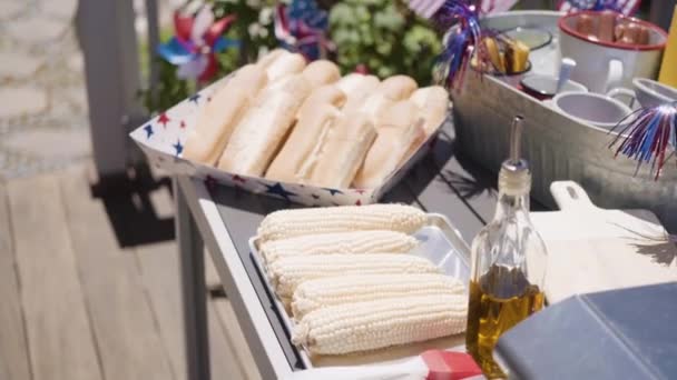 Hot Dog Bar Corn Cob July 4Th Celebration Back Patio — Stock Video