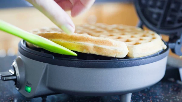 Making Homemade Waffles Electric Waffle Maker — Stock Photo, Image