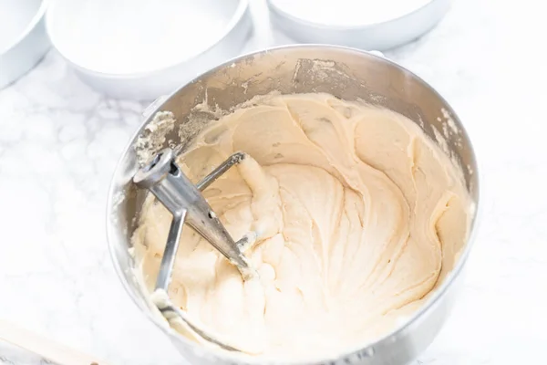 Cottura Fatta Casa Torta Rotonda Alla Vaniglia — Foto Stock