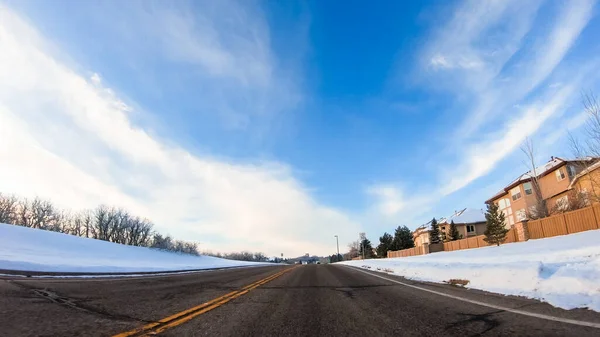 Rijden Door Typisch Amerikaanse Voorsteden Een Koude Winterochtend — Stockfoto