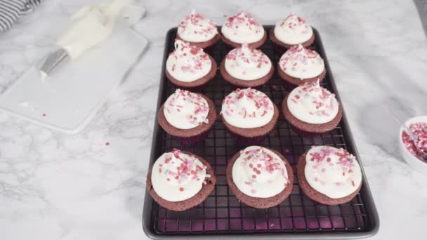 Gâteaux Velours Rouge Givrant Avec Glaçage Fromage Crème — Video