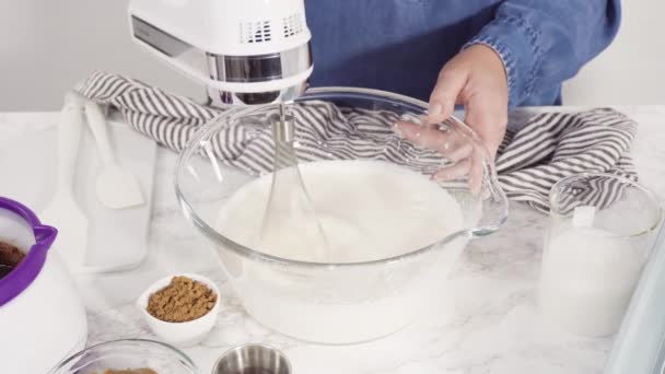 Making Chocolate Bundt Cake Chocolate Frosting — Stock Video
