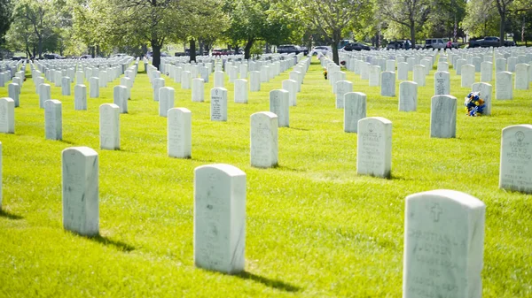 Denver Colorado Abd Mayıs 2019 Sonsuz Sayıda Beyaz Mermer Mezar — Stok fotoğraf