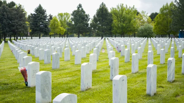 Denver Colorado Usa May 2019 Endless Rows White Marble Gravestones — Stock Photo, Image