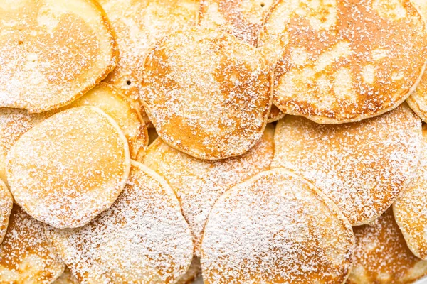 Nylagde Små Pannekaker Kefir Base Dekket Med Sukker Pulverform – stockfoto
