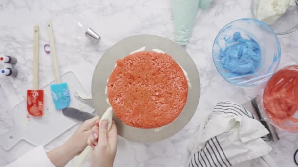 准备自制的圆形香草蛋糕 — 图库视频影像