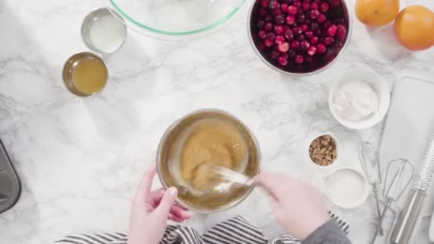 Fabrication Doublures Muffins Aux Tulipes Avec Cuillère Soupe Pour Cuire — Video