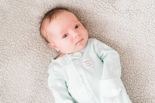 Retrato Estilo Vida Recién Nacido Niña Tres Semanas — Foto de Stock