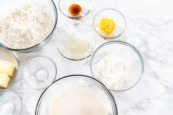 Ingredients Glass Mixing Bowls Bake Lemon Pound Cake — Stock Photo, Image