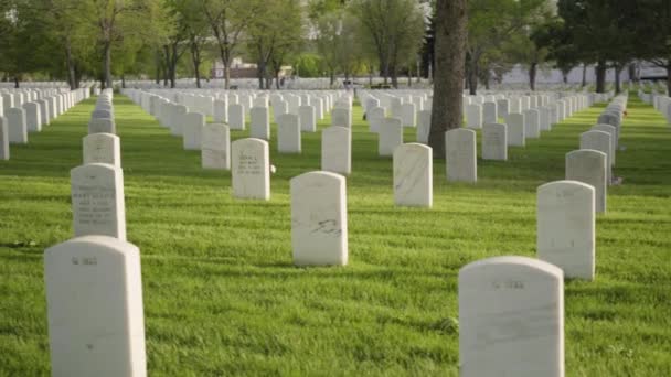 Denver Colorado Usa May 2019 Endless Rows White Marble Gravestones — Stock Video