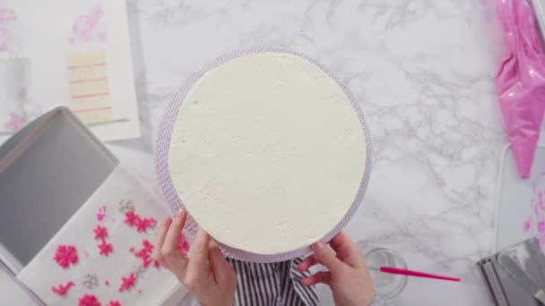 Lukier Okrągły Funfetti Ciasto Białym Włoskim Lukrem Masło — Wideo stockowe