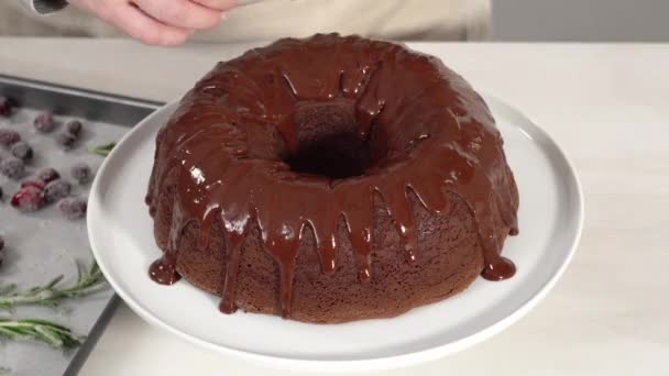 Time Lapse Step Step Chocolate Bundt Cake Chocolate Frosting Decorated — Stock Video