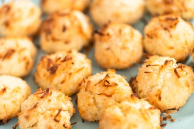 Hindistan cevizli ev yapımı hindistan cevizi kurabiyeleri..