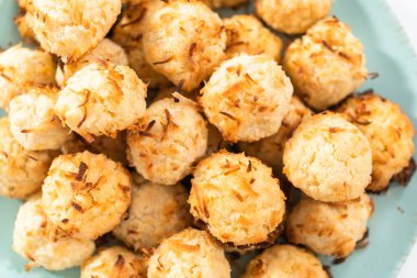 Hindistan cevizli ev yapımı hindistan cevizi kurabiyeleri..