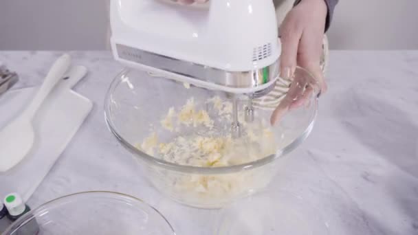 Змішування Інгредієнтів Домашніх Кексів — стокове відео