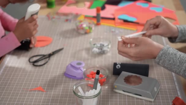 Papier Pour Enfants Faire Des Punaises Papier Partir Des Rouleaux — Video