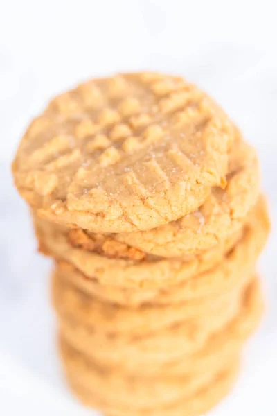 Pila Galletas Caseras Mantequilla Maní Recién Horneadas — Foto de Stock