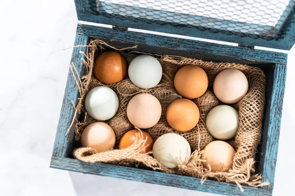 Farm Fresh Organic Eggs Vintage Egg Crate — Stock Photo, Image