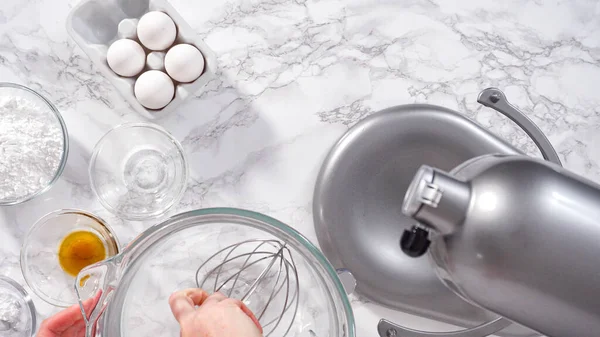 Stap Voor Stap Plat Gelegd Meringue Maken Keukenmixer Eenhoorn Meringue — Stockfoto