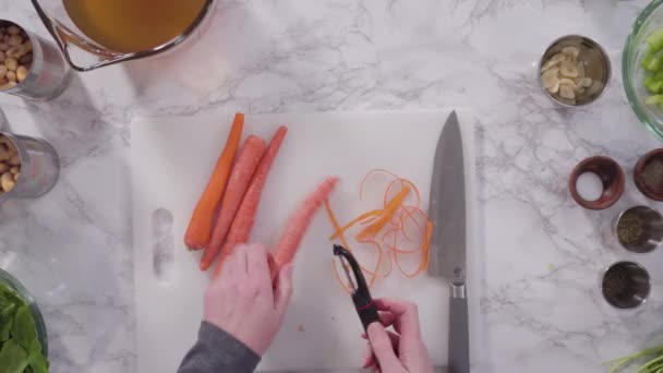 Приготування Вегетаріанського Супу Білої Квасолі Чавунній Голландській Печі — стокове відео