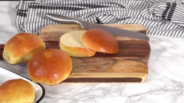 Cooling Freshly Baked Brioche Buns Kitchen Cooling Rack — Stock Video