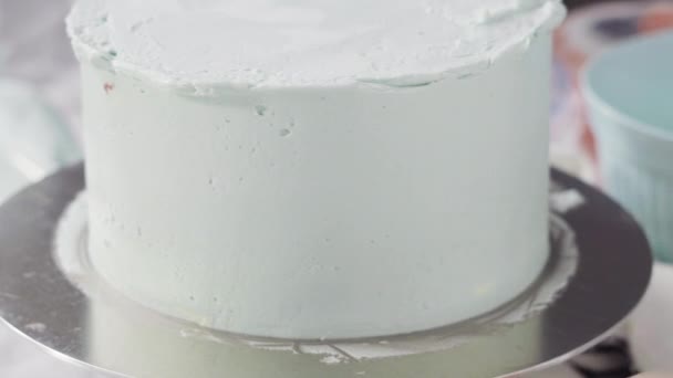 Pastel Vainilla Redondo Rojo Blanco Azul Con Glaseado Crema Mantequilla — Vídeos de Stock