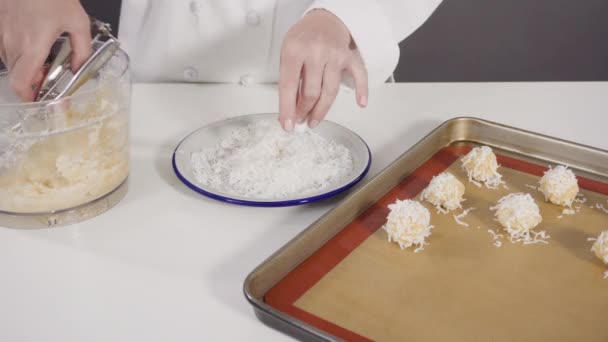 Koekjesdeeg Bakplaat Scheppen Kokoskoekjes Bakken — Stockvideo